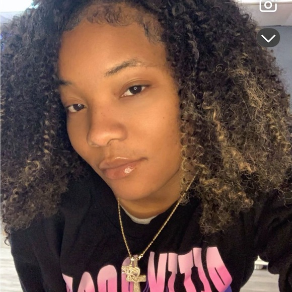 Meet your Posher, Deanna - Picture 2 of 3